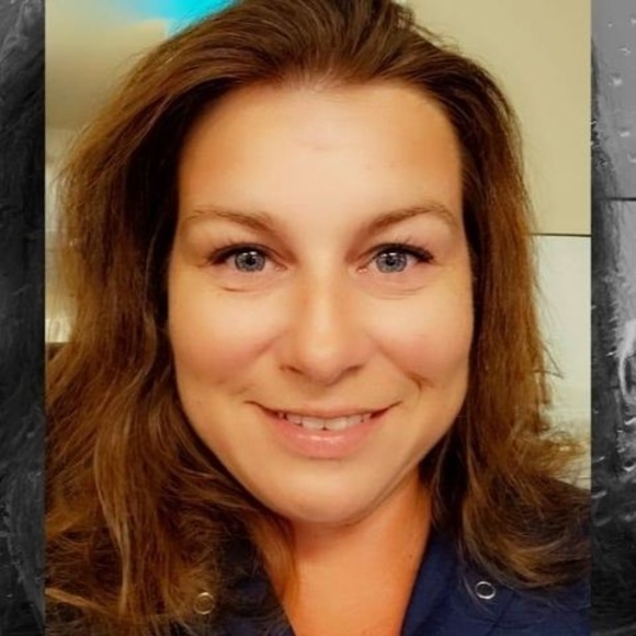 Meet your Posher, Pam - Picture 1 of 1